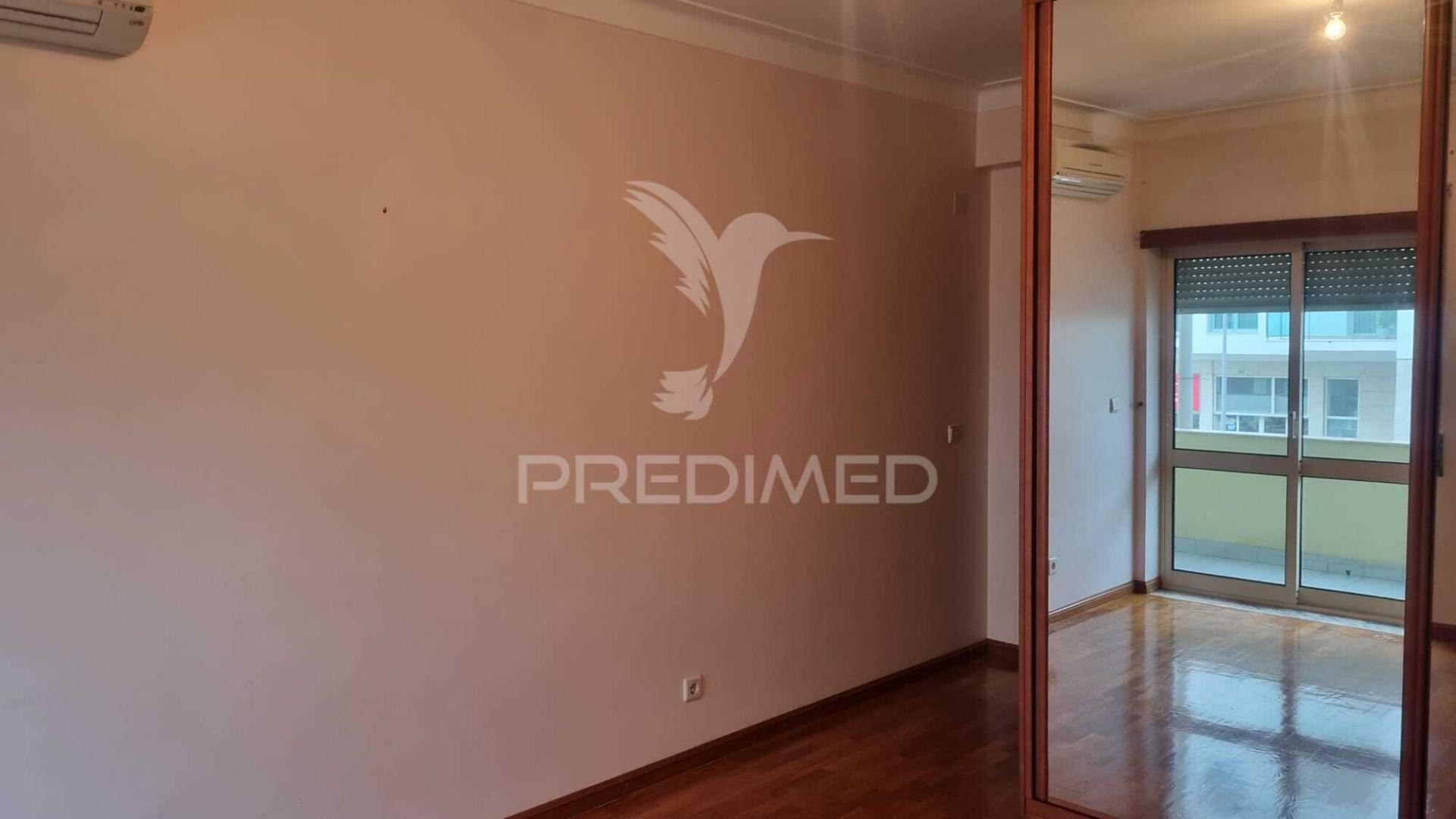 T2 zona centro com comboio