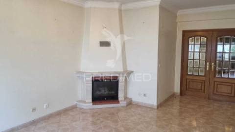 T2 zona centro com comboio