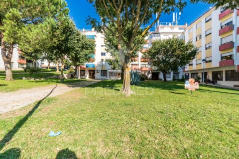 Espaço comercial – restaurante / churrasqueira para arrendamento