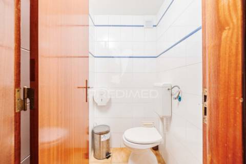 Espaço comercial – restaurante / churrasqueira para arrendamento