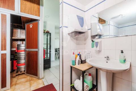 Espaço comercial – restaurante / churrasqueira para arrendamento