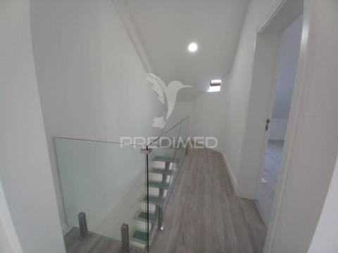 Vende se t3 duplex- costa da caparica  450.000€
