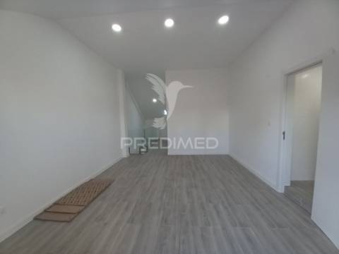 Vende se t3 duplex- costa da caparica  450.000€