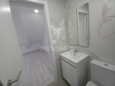 Vende se t3 duplex- costa da caparica  450.000€