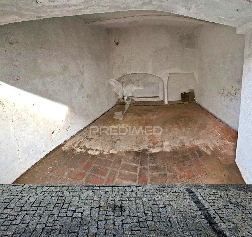 Garagem c/ 20m² no centro de alandroal