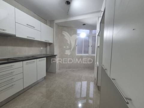 ? apartamento t2 em póvoa de santo adrião, odivelas