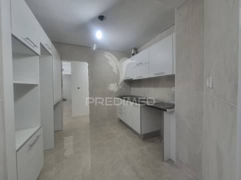 ? apartamento t2 em póvoa de santo adrião, odivelas