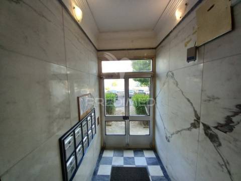 ? apartamento t2 em póvoa de santo adrião, odivelas