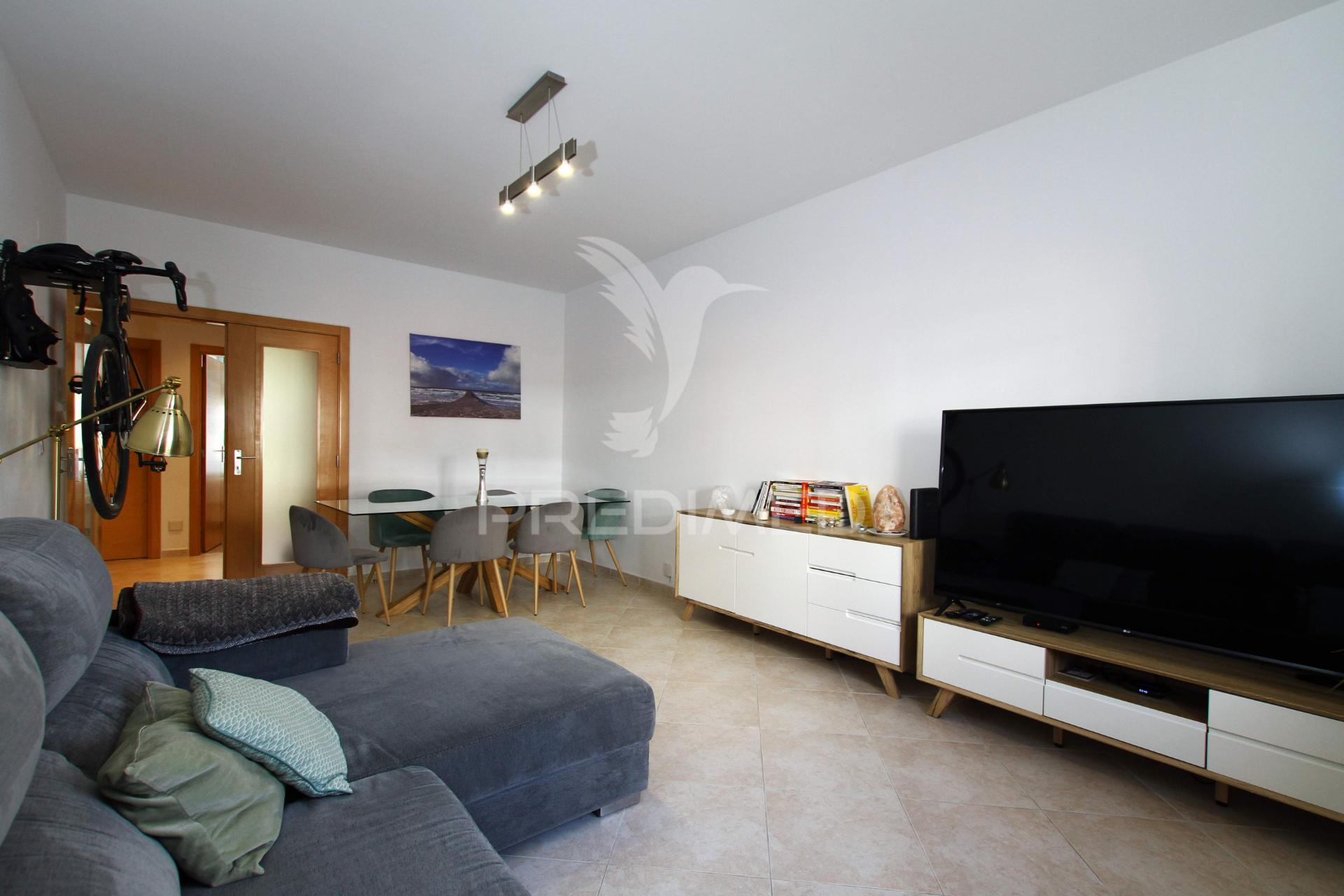 Apartamento t2 em zona nobre da sobreda da caparica