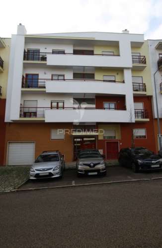 Apartamento t2 em zona nobre da sobreda da caparica