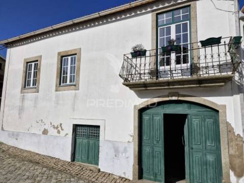 Casa centenária com charme na serra da estrela – fundão