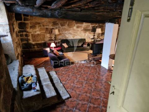 Casa centenária com charme na serra da estrela – fundão