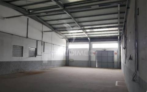 Edifício industrial à venda – zona industrial de muge