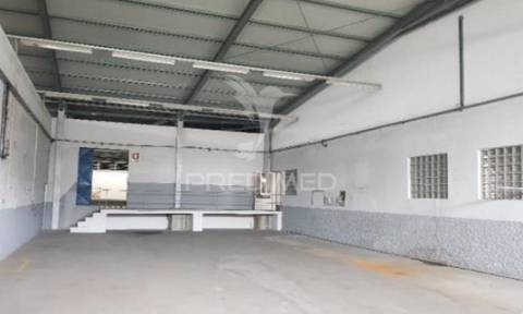 Edifício industrial à venda – zona industrial de muge