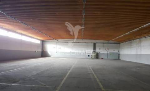 Edifício industrial à venda – zona industrial de muge