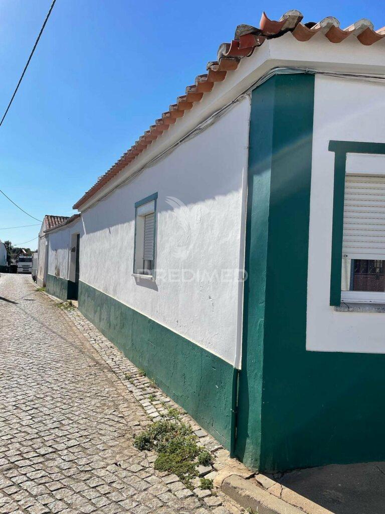 Moradia t3 com quintal na salvada