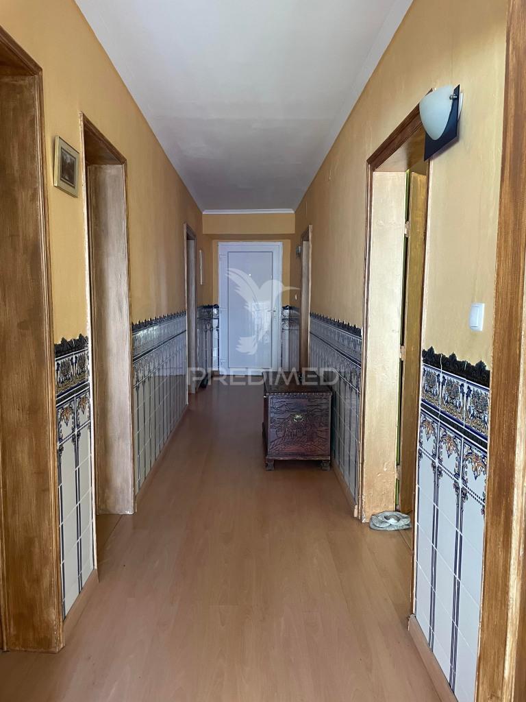 Moradia t3 com quintal na salvada