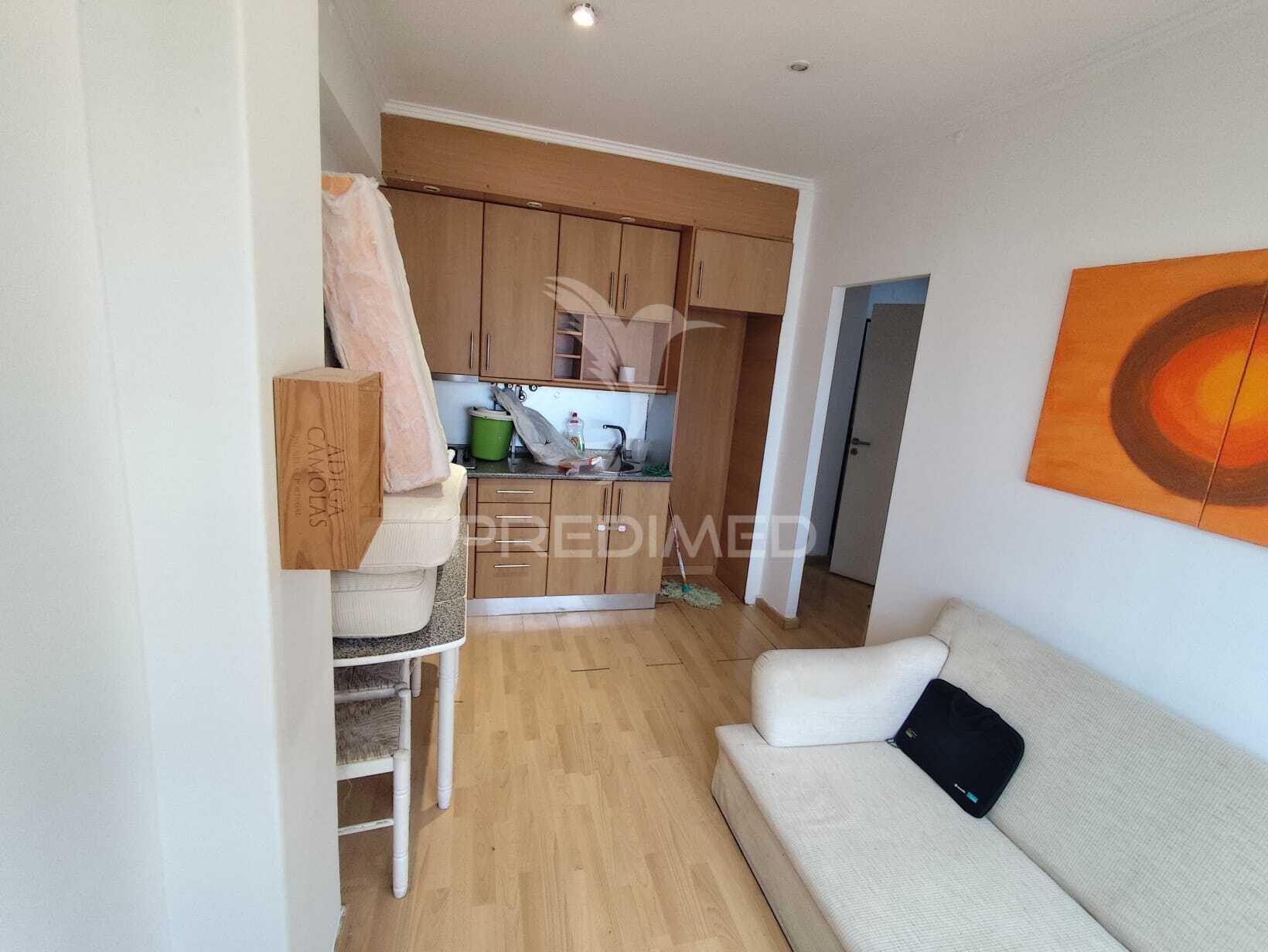 Apartamento à venda – av. 1.º de maio, paivas (amora) – 140.000 €