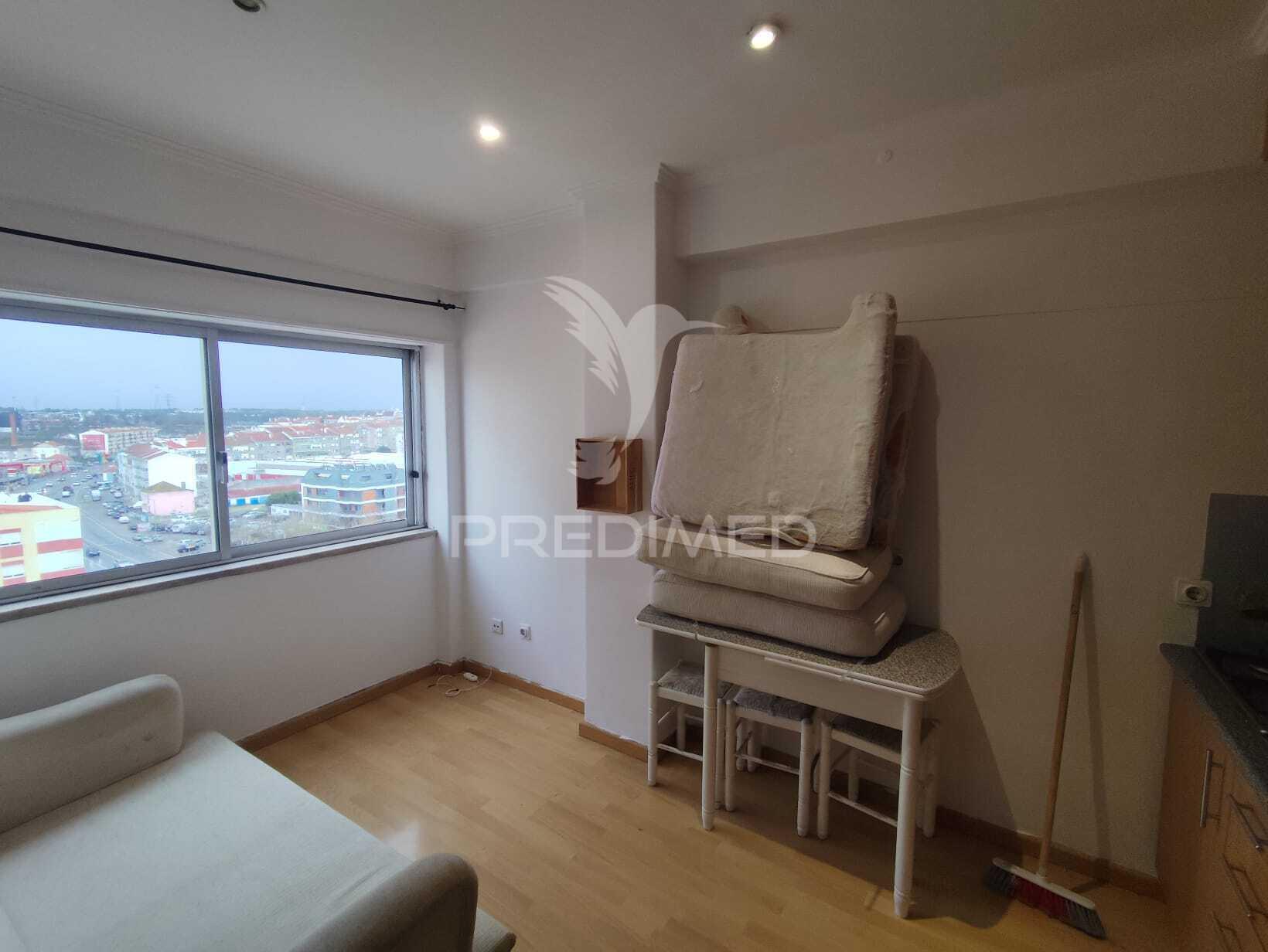 Apartamento à venda – av. 1.º de maio, paivas (amora) – 140.000 €