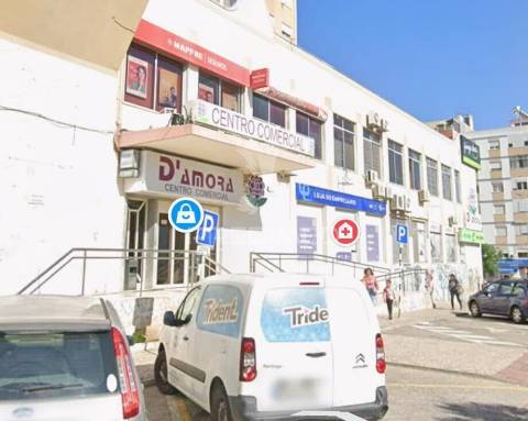 Apartamento à venda – av. 1.º de maio, paivas (amora) – 140.000 €