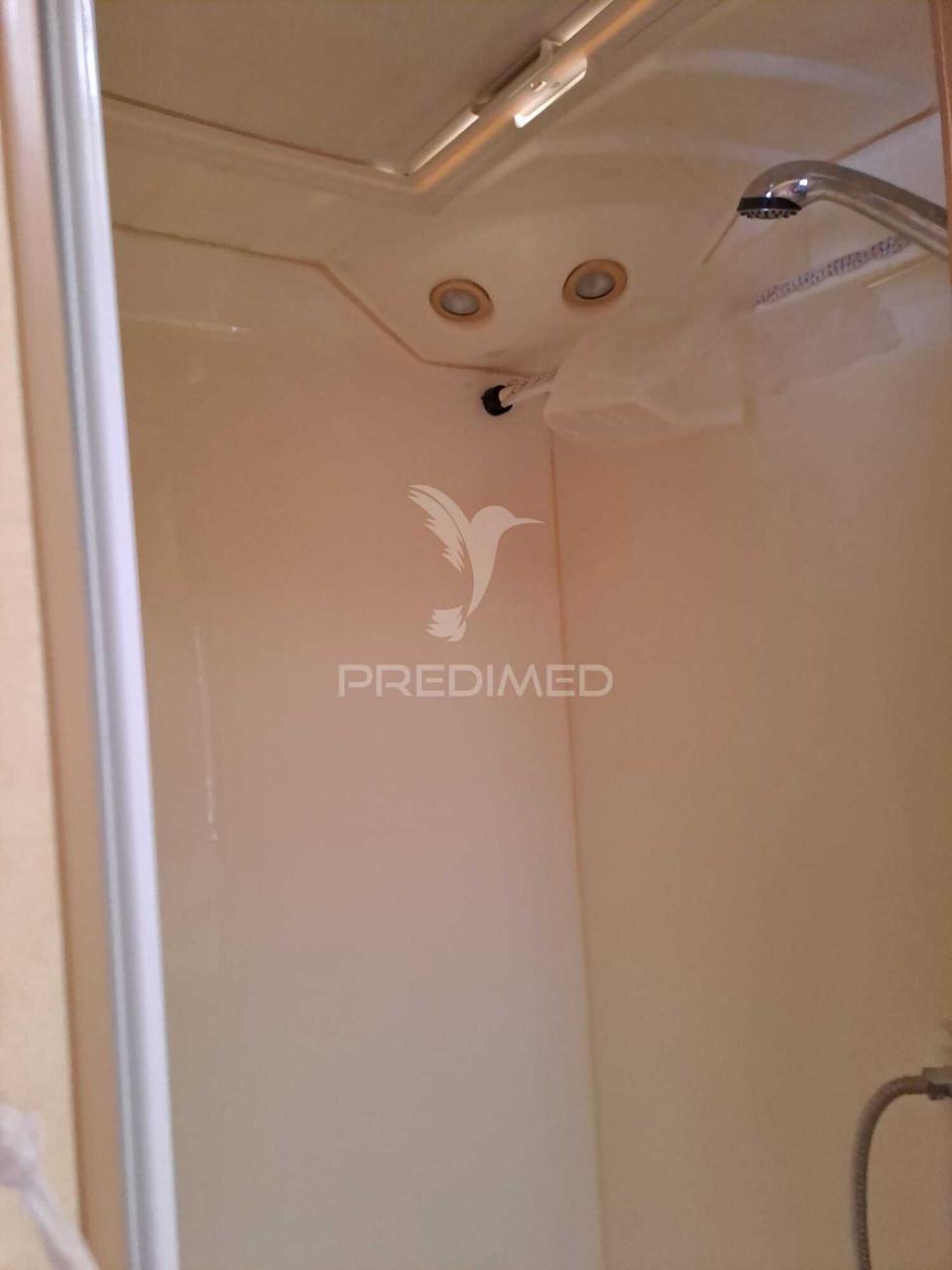 Caravana inglesa inserida em parque campismo monte gordo,faro.