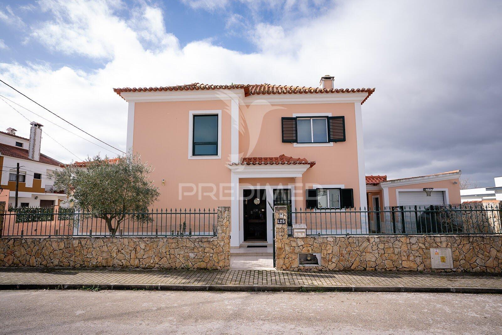 Moradia t4 com garagem - vale dos choupos - azeitão