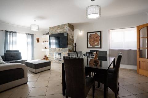 Moradia t4 com garagem - vale dos choupos - azeitão