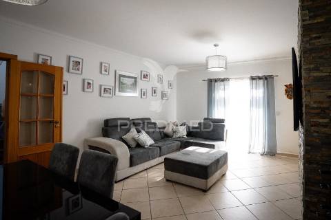 Moradia t4 com garagem - vale dos choupos - azeitão