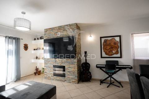 Moradia t4 com garagem - vale dos choupos - azeitão