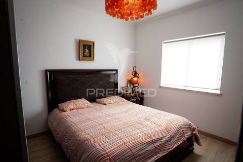 Moradia t4 com garagem - vale dos choupos - azeitão