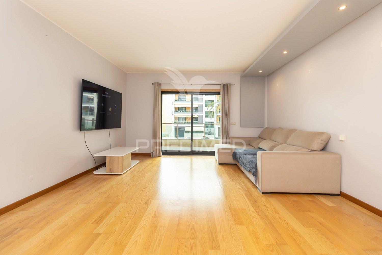 Apartamento t3 com parqueamento . montijo