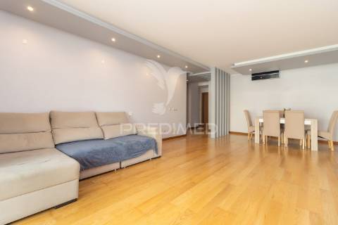 Apartamento t3 com parqueamento . montijo