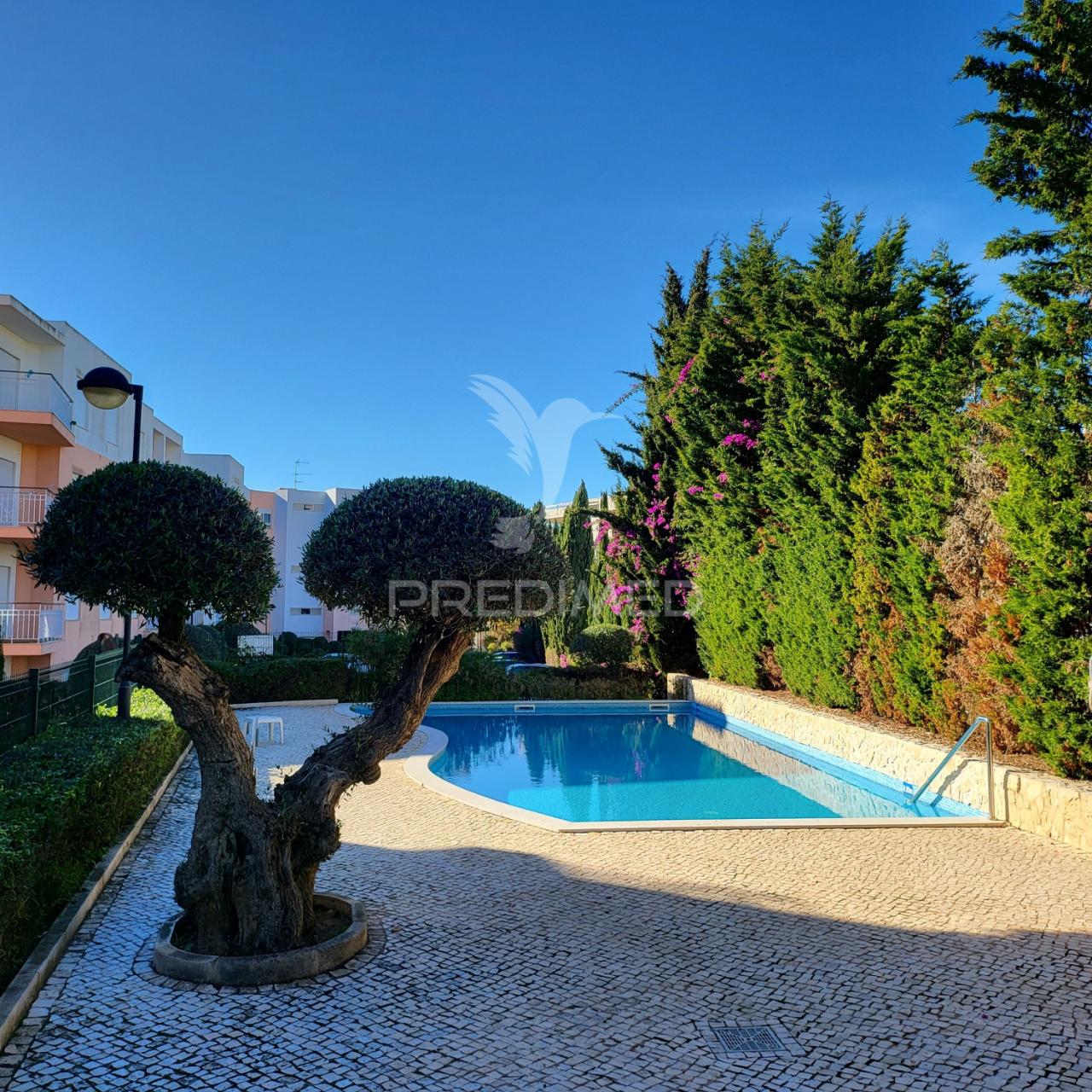 Apartamento t1 com piscina e garagem perto da praia da rocha