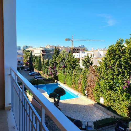 Apartamento t1 com piscina e garagem perto da praia da rocha