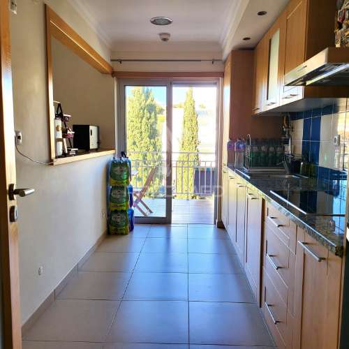 Apartamento t1 com piscina e garagem perto da praia da rocha