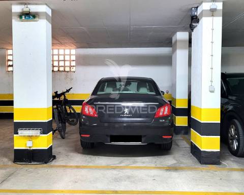 Apartamento t1 com piscina e garagem perto da praia da rocha