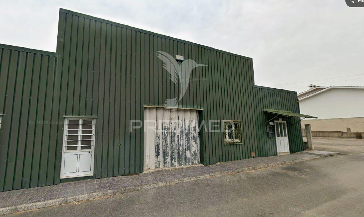 Armazém com 2.115 m² em préstimo, águeda