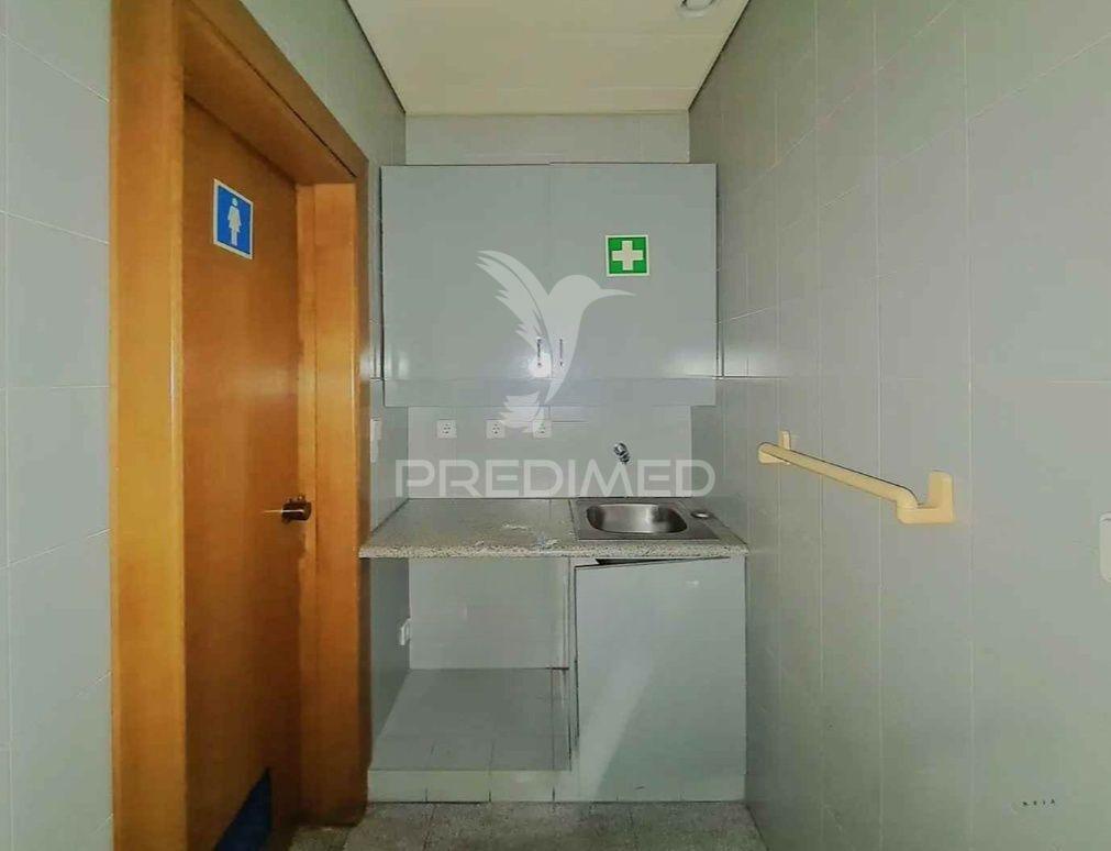 Loja c/ 105m2 - ovar