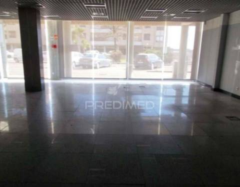 Loja c/ 105m2 - ovar