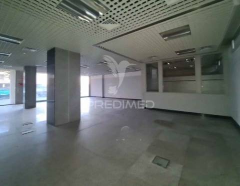 Loja c/ 105m2 - ovar