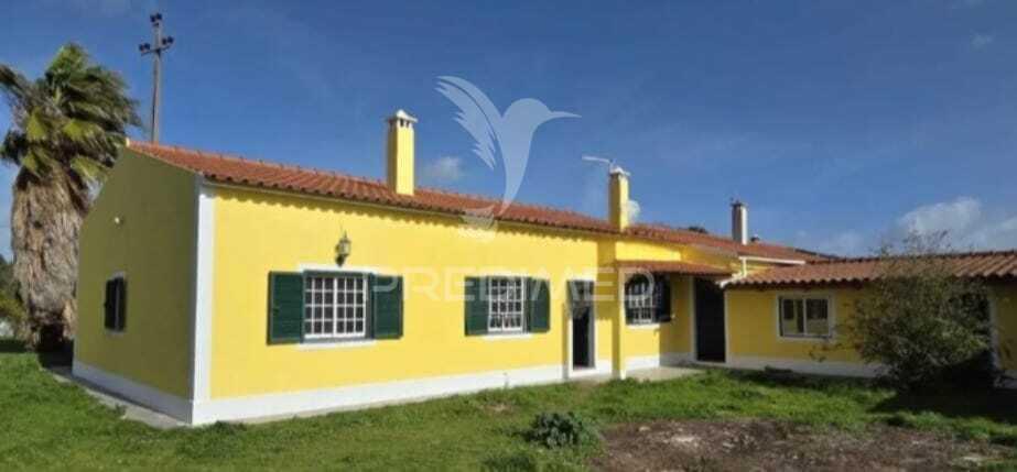 Moradia v3 com piscina em salvaterra de magos