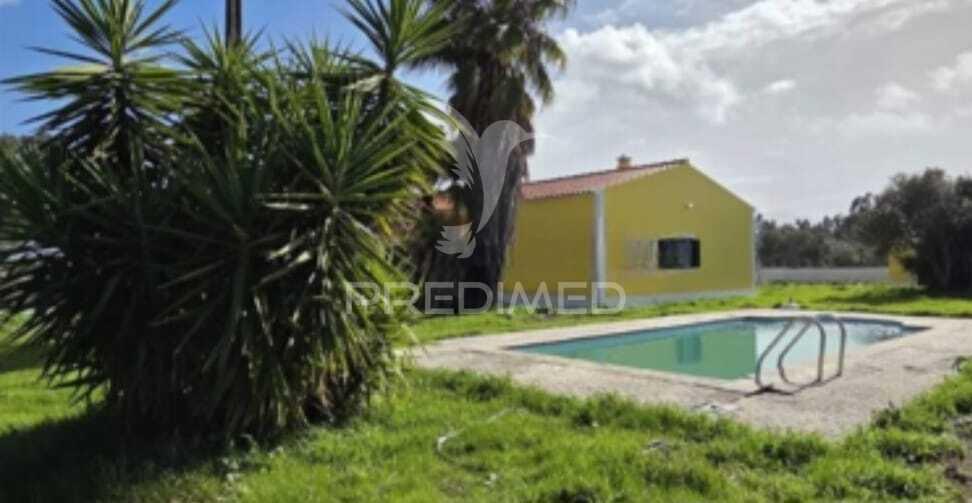 Moradia v3 com piscina em salvaterra de magos