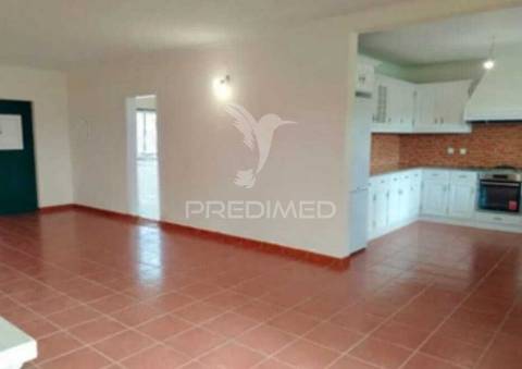 Moradia v3 com piscina em salvaterra de magos