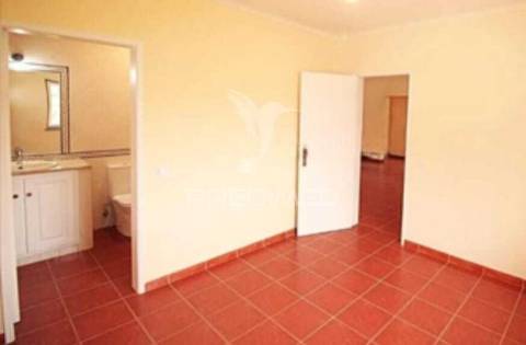 Moradia v3 com piscina em salvaterra de magos