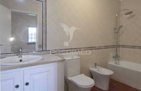 Moradia v3 com piscina em salvaterra de magos