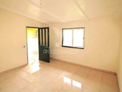 Moradia v3 com piscina em salvaterra de magos