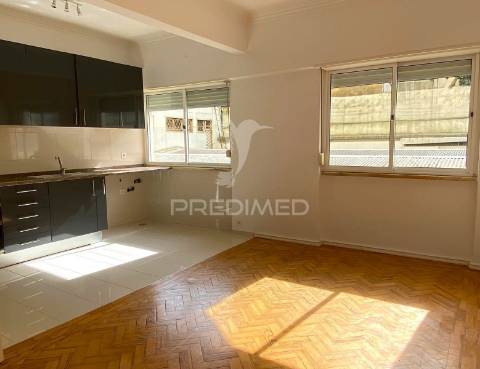 T2 em são domingos de benfica para venda