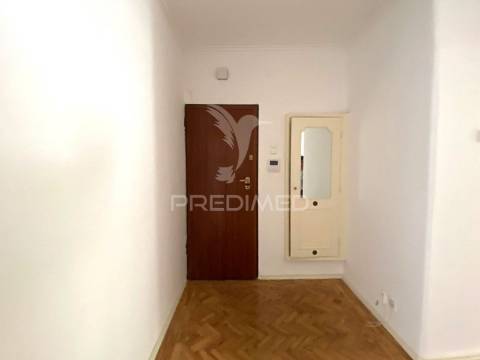 T2 em são domingos de benfica para venda