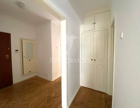 T2 em são domingos de benfica para venda