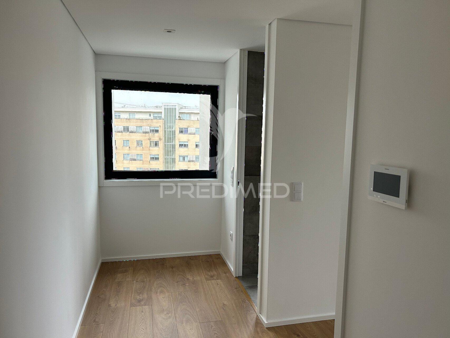 Apartamento t0 novo com garagem em paranhos